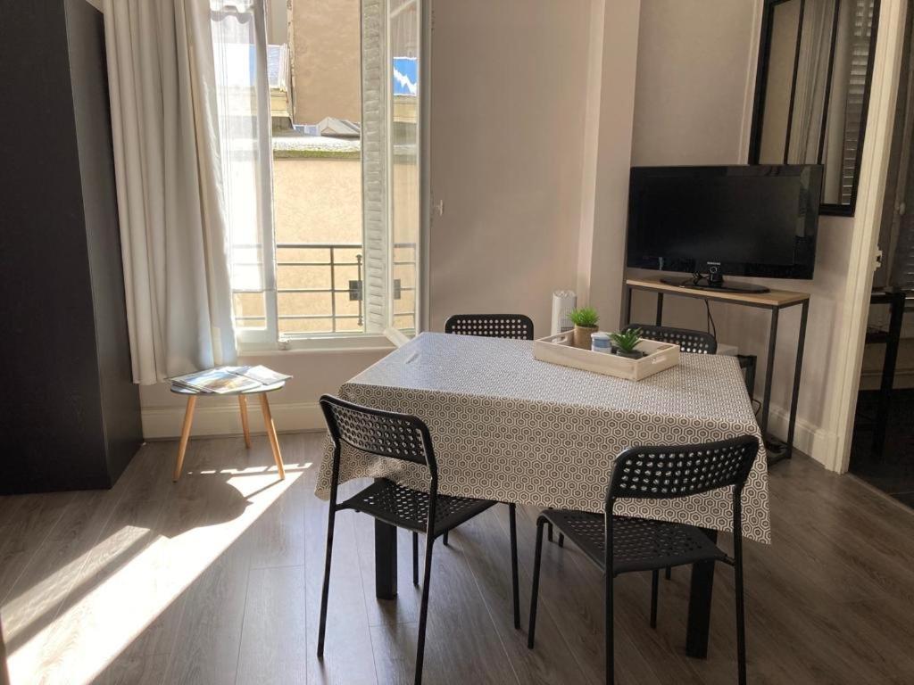 Studio Cosy Proche Parcs, Opera, Centre Ville 维琪 外观 照片